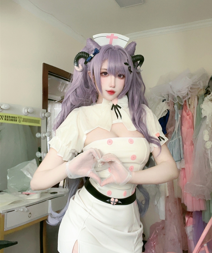 揭秘九曲Jean线下场照,揭示其真实身份:一位女性COS博主的成长与未来插图1 揭秘九曲Jean线下场照,揭示其真实身份:一位女性COS博主的成长与未来插图1