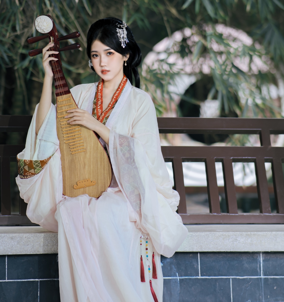 不呆猫的《战国袍》:一场古风与现代的完美交融插图1 不呆猫的《战国袍》:一场古风与现代的完美交融插图1