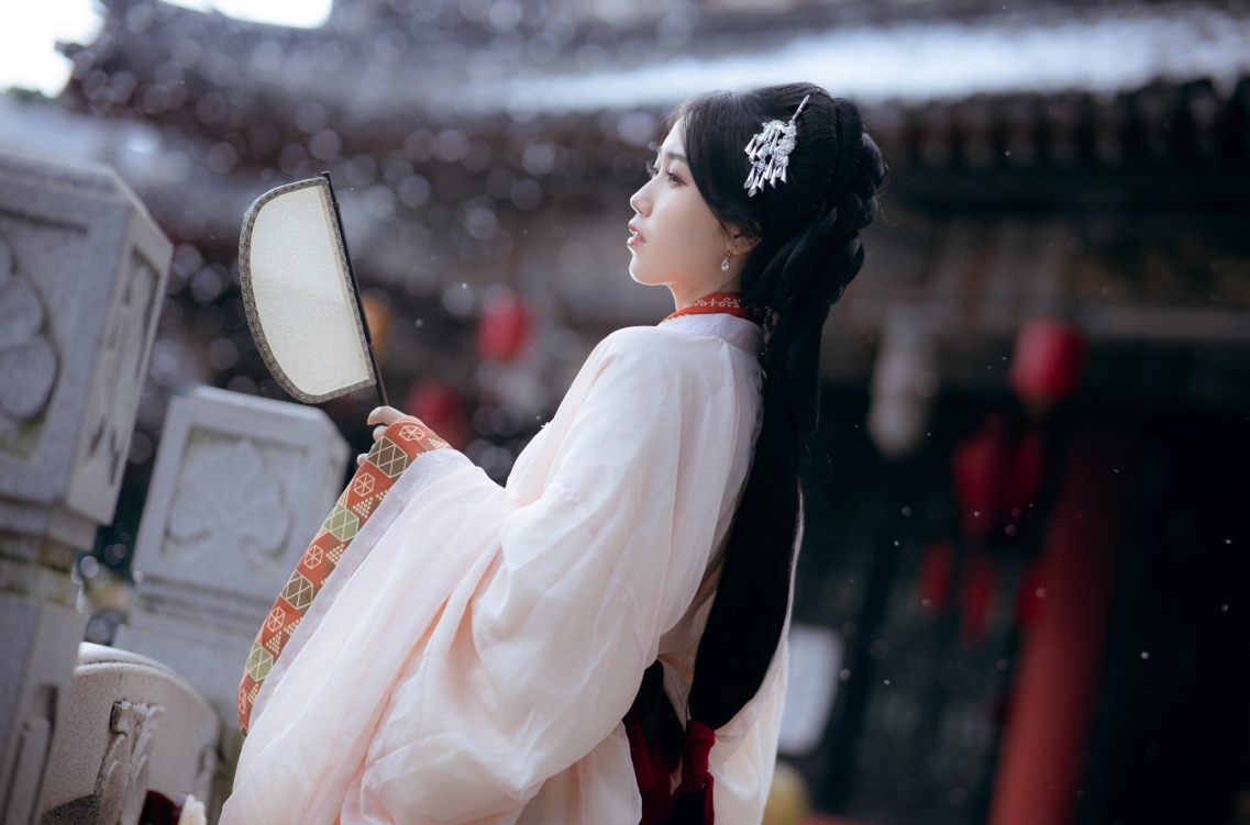 不呆猫的《战国袍》:一场古风与现代的完美交融插图2 不呆猫的《战国袍》:一场古风与现代的完美交融插图2