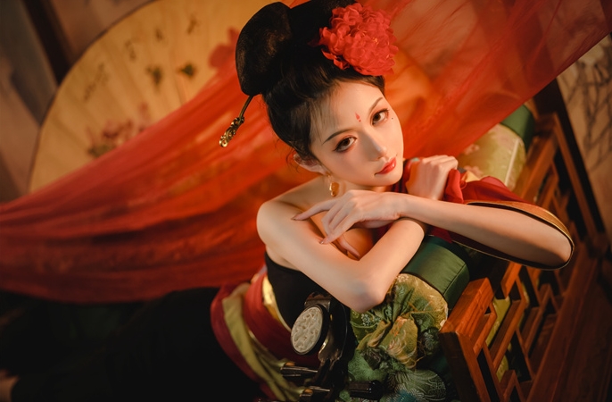 沧霁桔梗黑历史揭秘:从荣耀到争议,她如何应对公众的目光