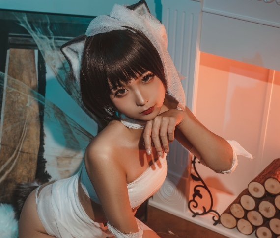 蠢沫沫NO.056《绷带猫》:妖媚与俏皮的完美融合插图4 蠢沫沫NO.056《绷带猫》:妖媚与俏皮的完美融合插图4