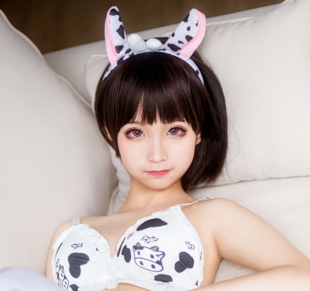 蠢沫沫NO.068《奶牛比基尼》:又一波萌翻的创作插图4 蠢沫沫NO.068《奶牛比基尼》:又一波萌翻的创作插图4