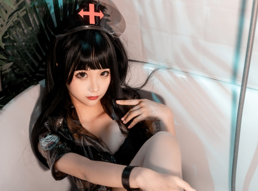 蠢沫沫的《胶衣护士 黑》作品,带你体验不一样的护士魅力插图3 蠢沫沫的《胶衣护士 黑》作品,带你体验不一样的护士魅力插图3