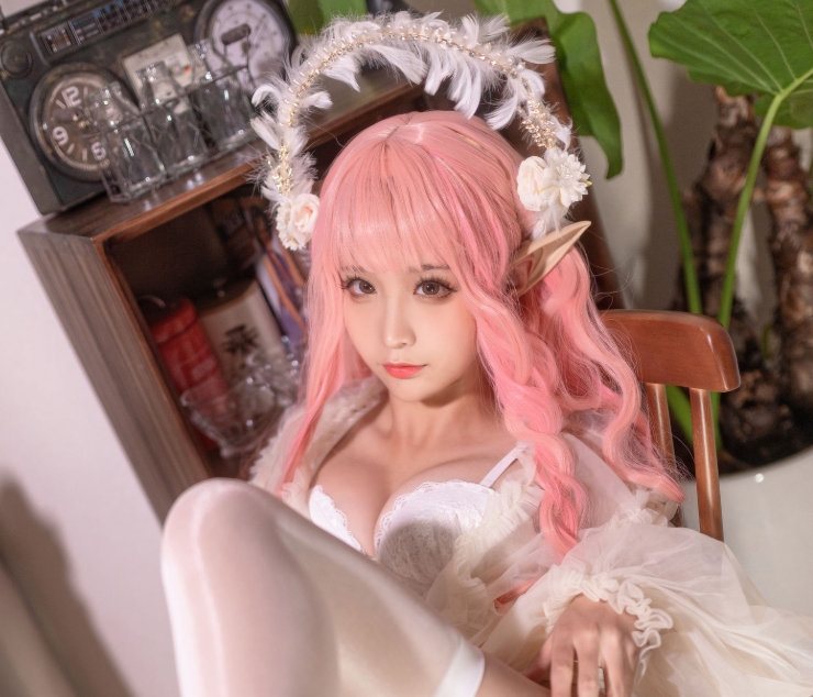 蠢沫沫《尖耳国度 粉精灵》:的仙境之旅插图2 蠢沫沫《尖耳国度 粉精灵》:的仙境之旅插图2