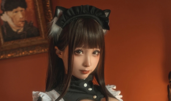 蠢沫沫《仆-女仆》:猫耳与黑白裙摆下的致命吸引力插图4 蠢沫沫《仆-女仆》:猫耳与黑白裙摆下的致命吸引力插图4