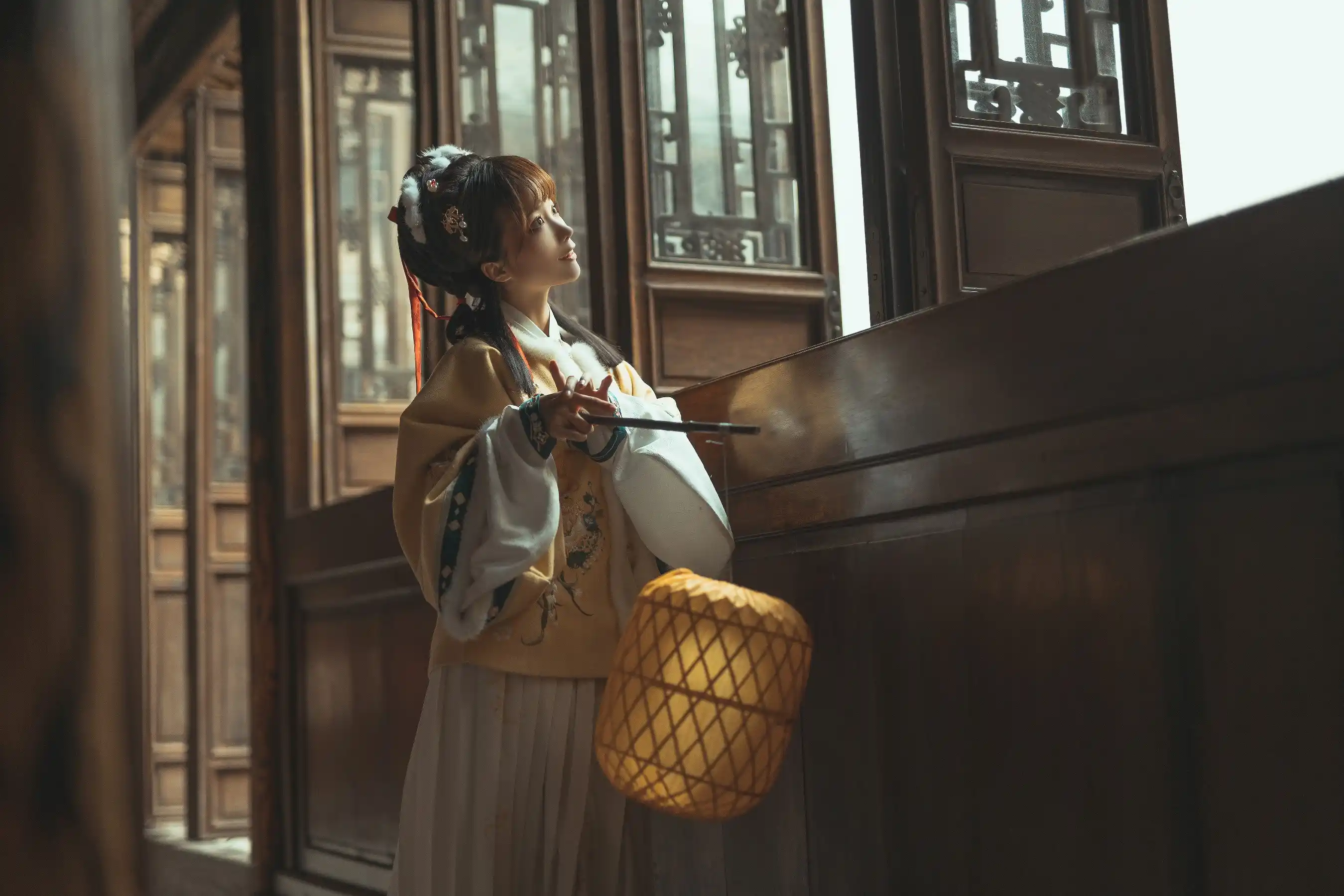 蠢沫沫汉服私影写真赏析:提灯少女惊艳时光,这波国风意境我给满分插图 蠢沫沫汉服私影写真赏析:提灯少女惊艳时光,这波国风意境我给满分插图