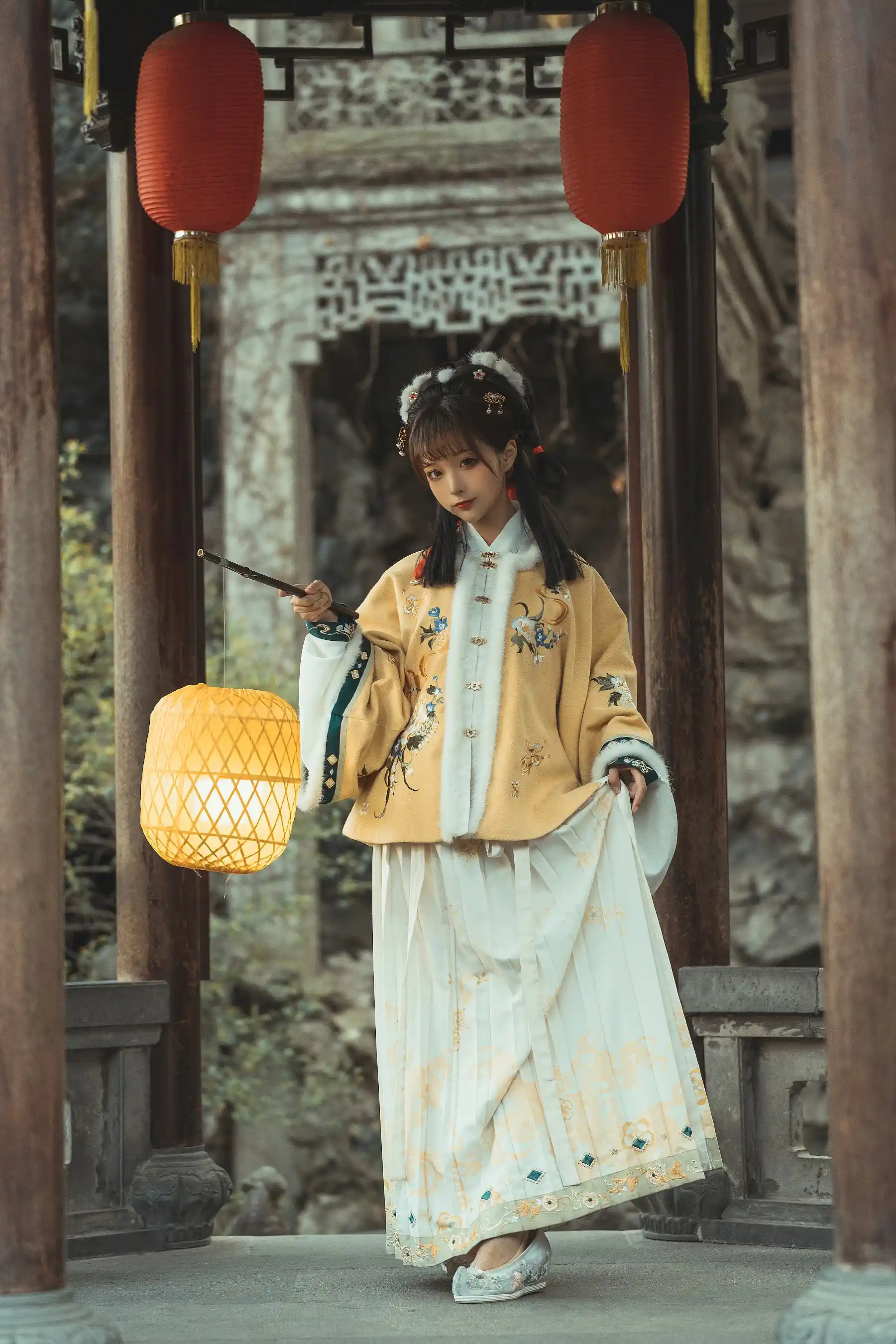 蠢沫沫汉服私影写真赏析:提灯少女惊艳时光,这波国风意境我给满分插图2 蠢沫沫汉服私影写真赏析:提灯少女惊艳时光,这波国风意境我给满分插图2