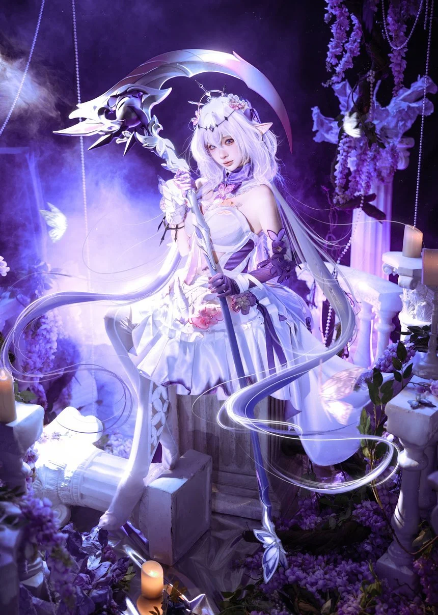 蠢沫沫《崩坏·星穹铁道》黑天鹅遐蝶Cos赏析：紫发御姐与巨镰的梦幻重叠插图