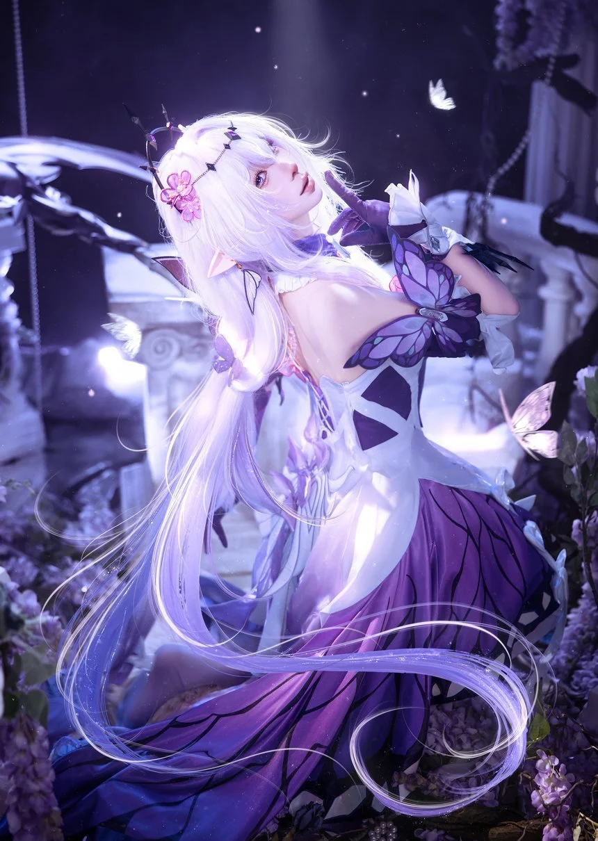 蠢沫沫《崩坏·星穹铁道》黑天鹅遐蝶Cos赏析：紫发御姐与巨镰的梦幻重叠插图1