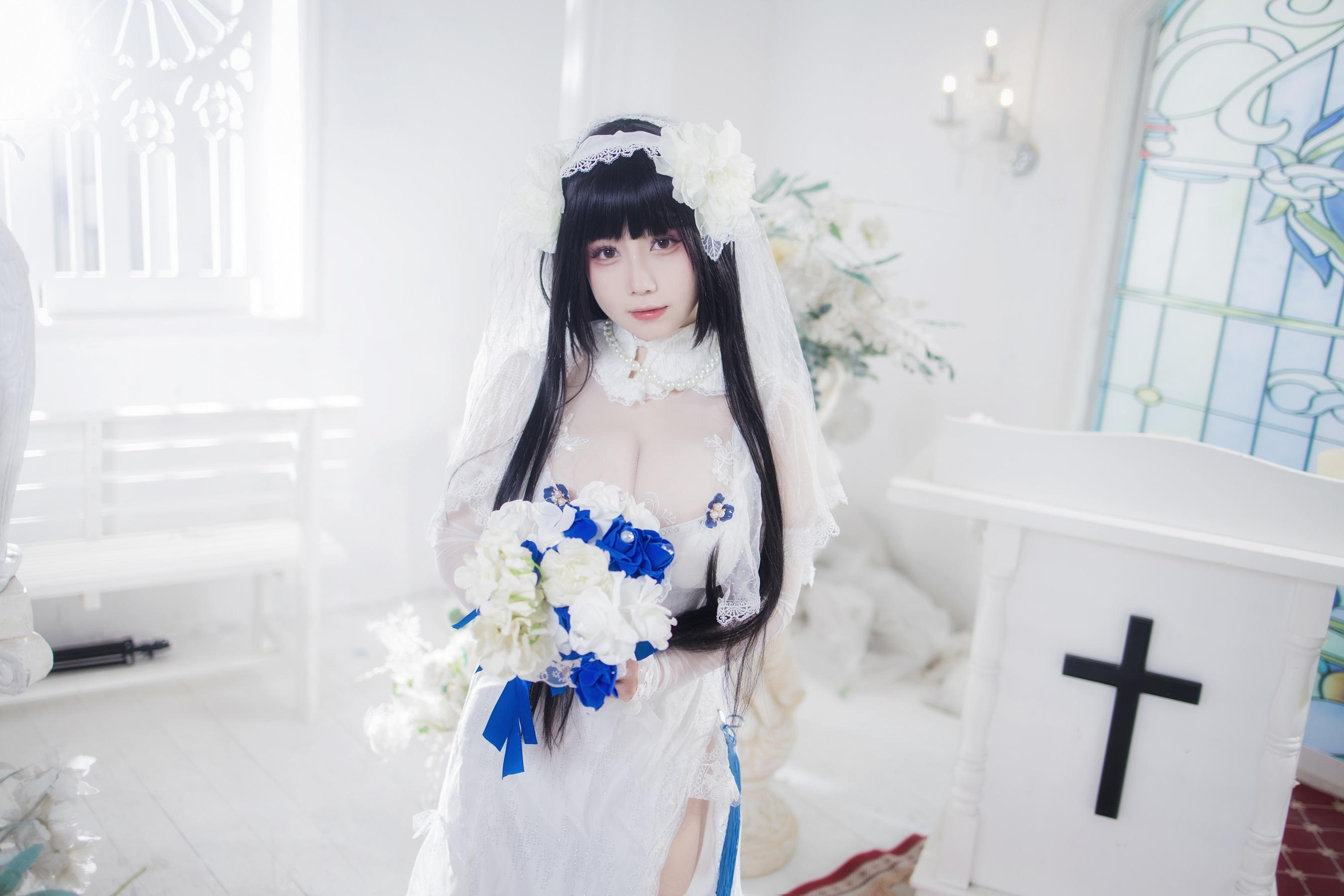 末夜787《95式婚纱》作品介绍:纯白礼堂里的蓝白花束与少女婚纱感插图 末夜787《95式婚纱》作品介绍:纯白礼堂里的蓝白花束与少女婚纱感插图