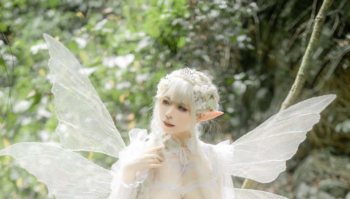 无颜小天使wy《林中精灵》作品介绍：森林光影里的纯白精灵感插图